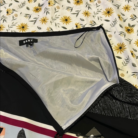 NWT DKNY Asymmetrical Skirt - Black, White, and Blue Floral - Picture 5 of 8
